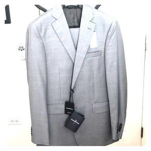 Ermenegildo Zegna light grey suit. BRAND NEW 38R